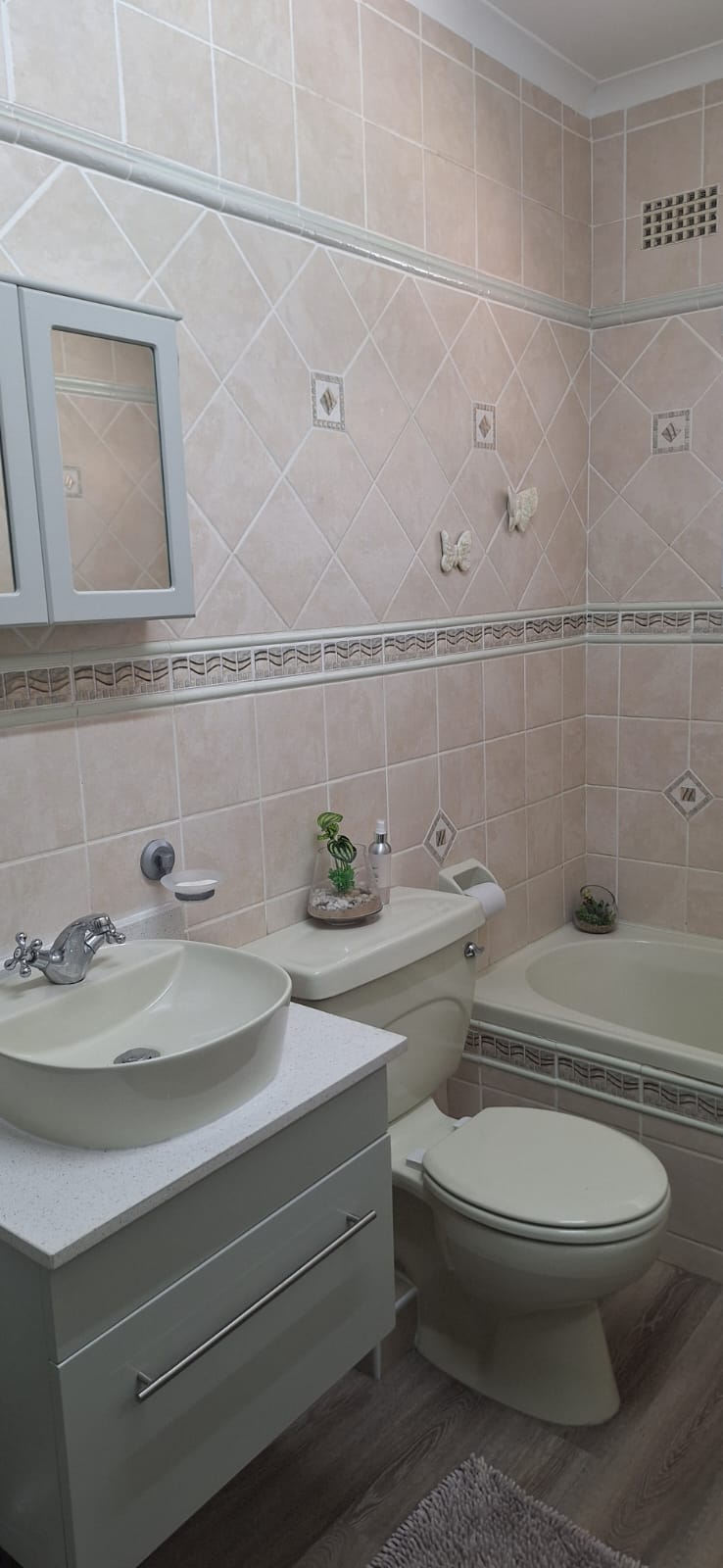 4 Bedroom Property for Sale in Beacon Bay Eastern Cape